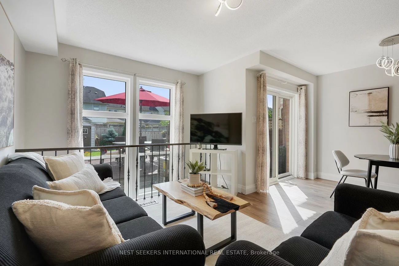 101, Mugford, Bayview Wellington, Aurora
