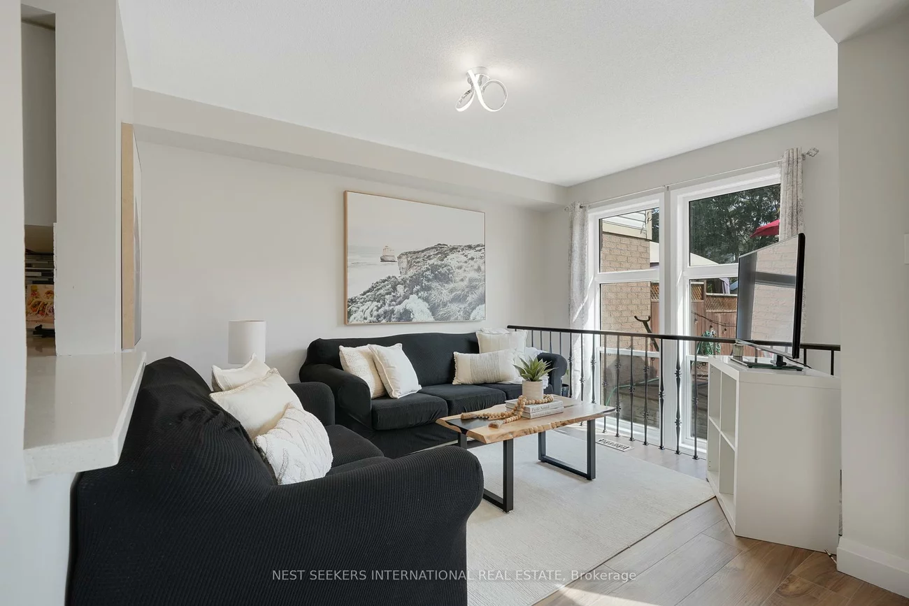 101, Mugford, Bayview Wellington, Aurora