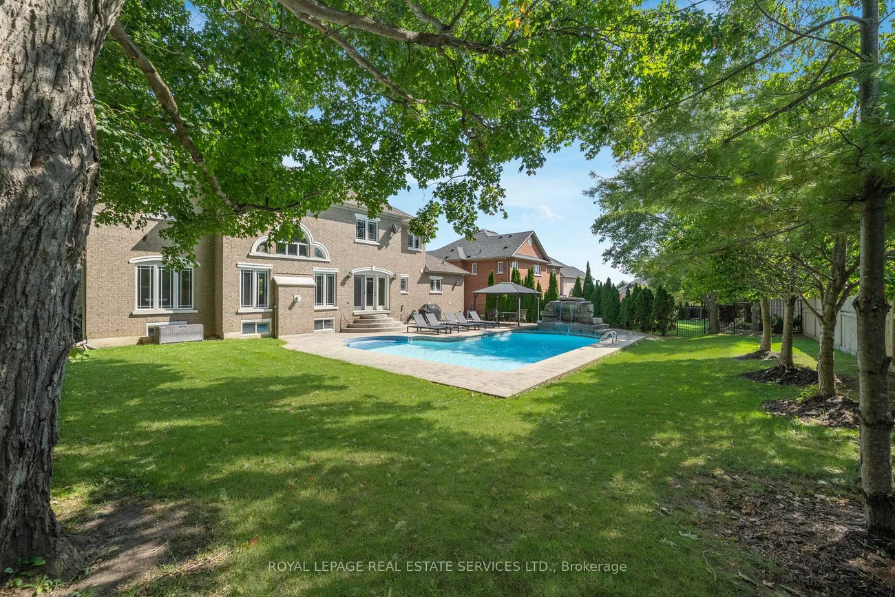16, Sherman Oaks, Hills of St Andrew, Aurora