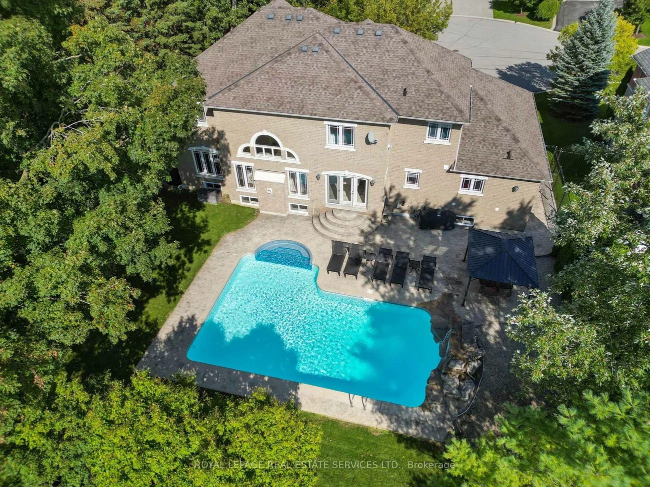 16, Sherman Oaks, Hills of St Andrew, Aurora