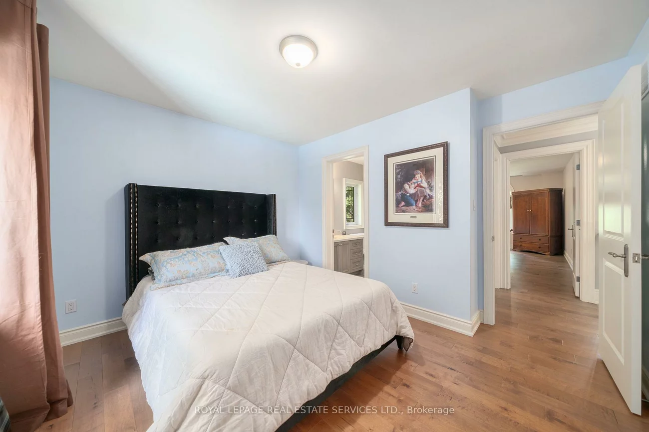 16, Sherman Oaks, Hills of St Andrew, Aurora