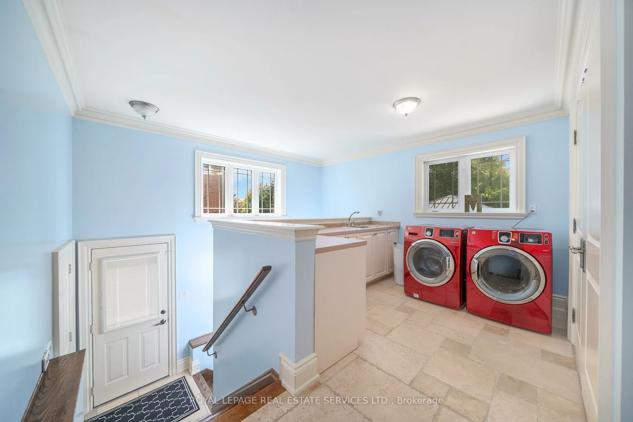 16, Sherman Oaks, Hills of St Andrew, Aurora