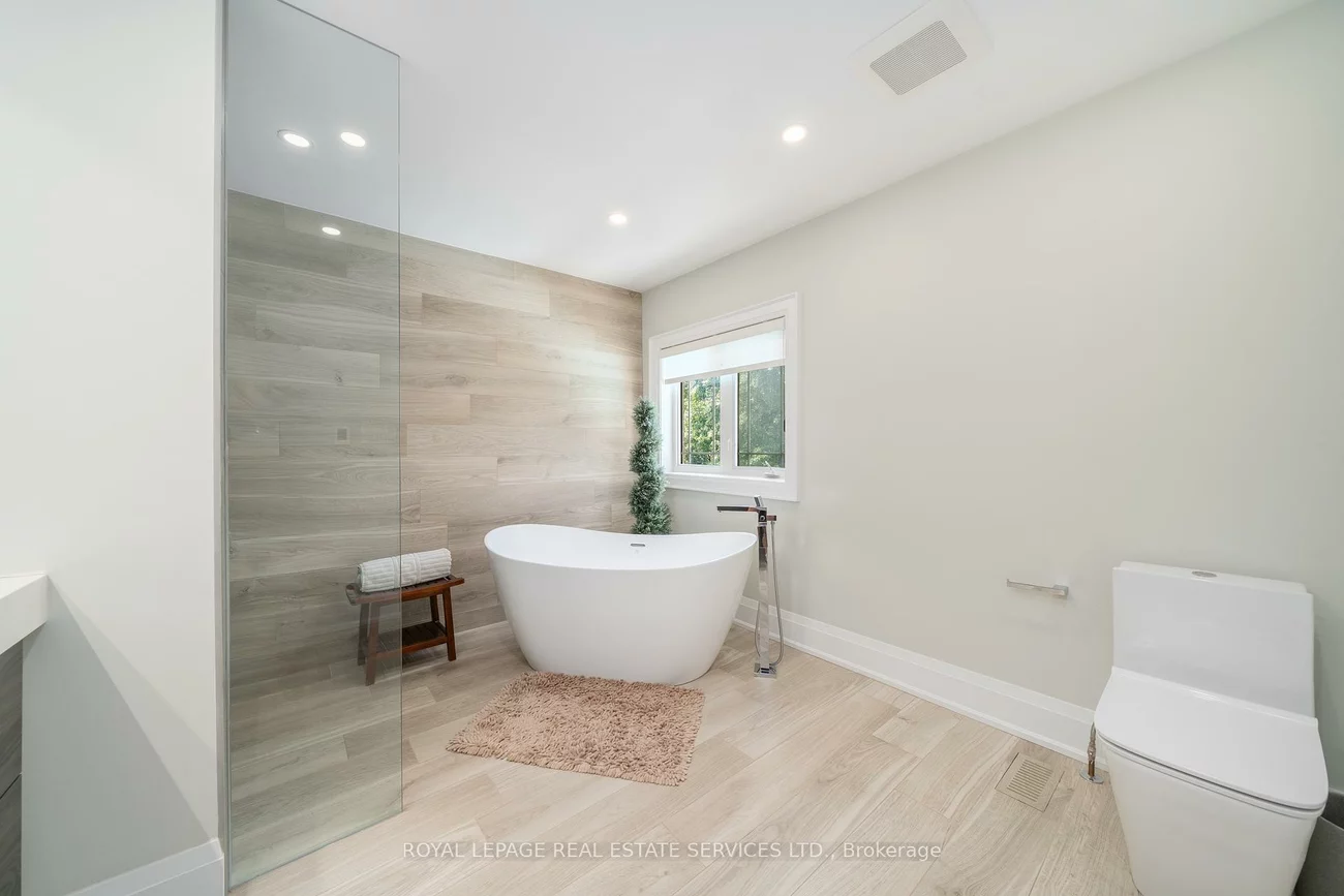 16, Sherman Oaks, Hills of St Andrew, Aurora