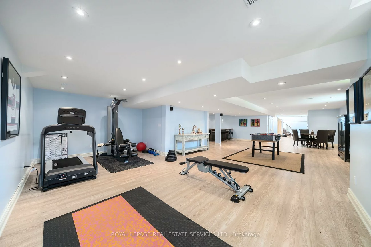 16, Sherman Oaks, Hills of St Andrew, Aurora