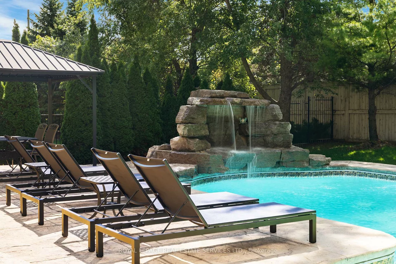 16, Sherman Oaks, Hills of St Andrew, Aurora