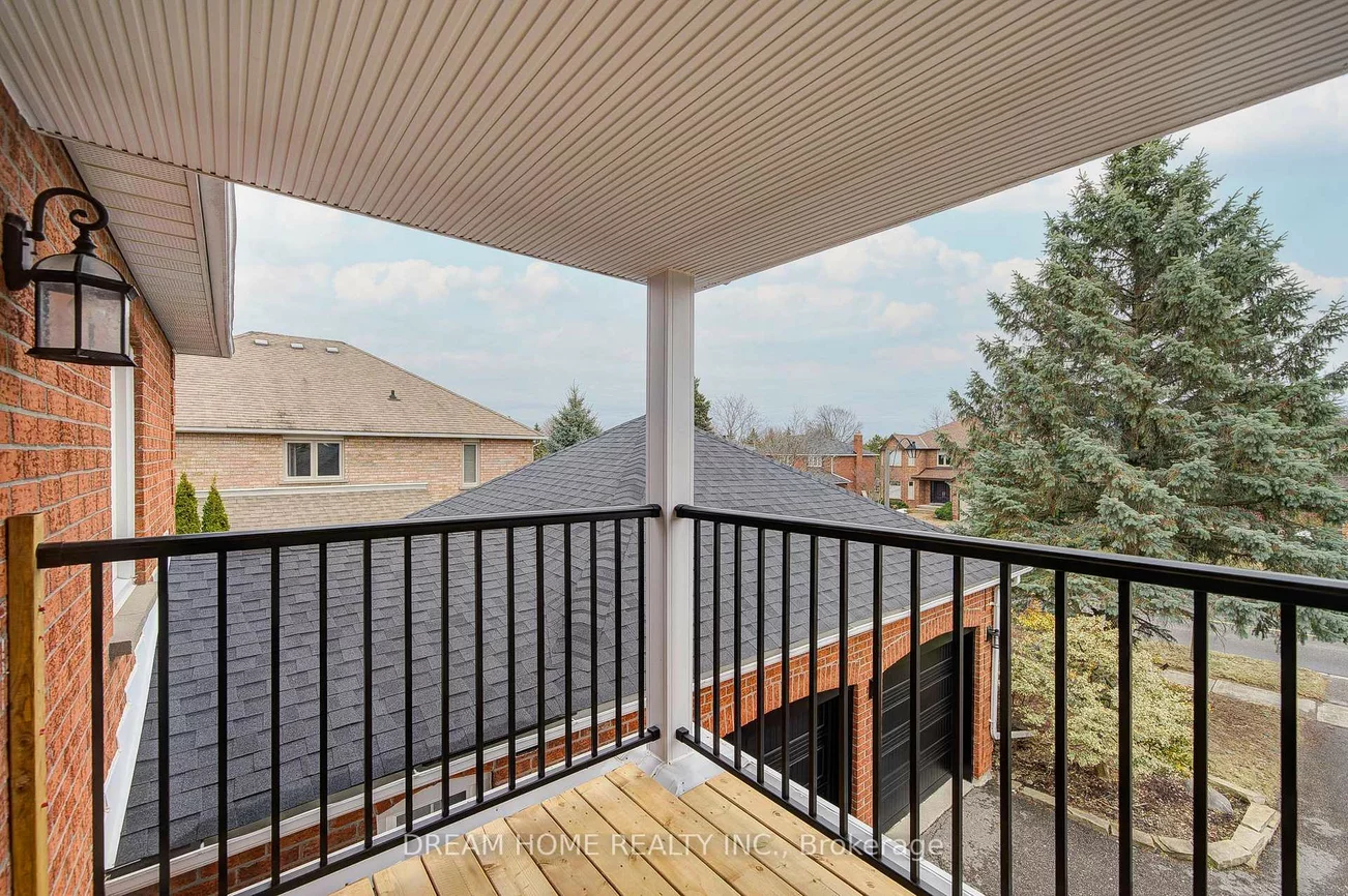 352, Kennedy, Aurora Heights, Aurora