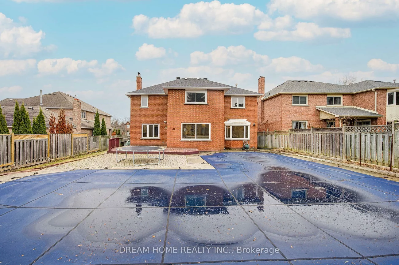 352, Kennedy, Aurora Heights, Aurora