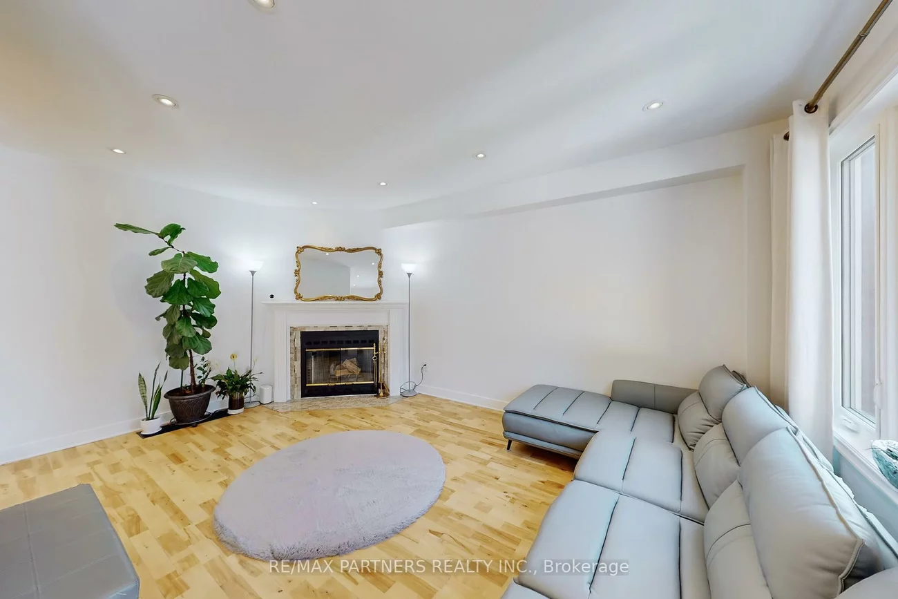 26, Sandfield, Aurora Highlands, Aurora