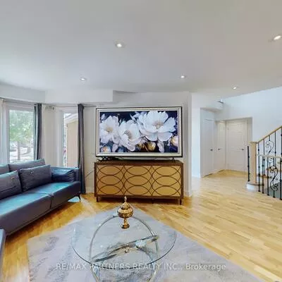 26, Sandfield, Aurora Highlands, Aurora