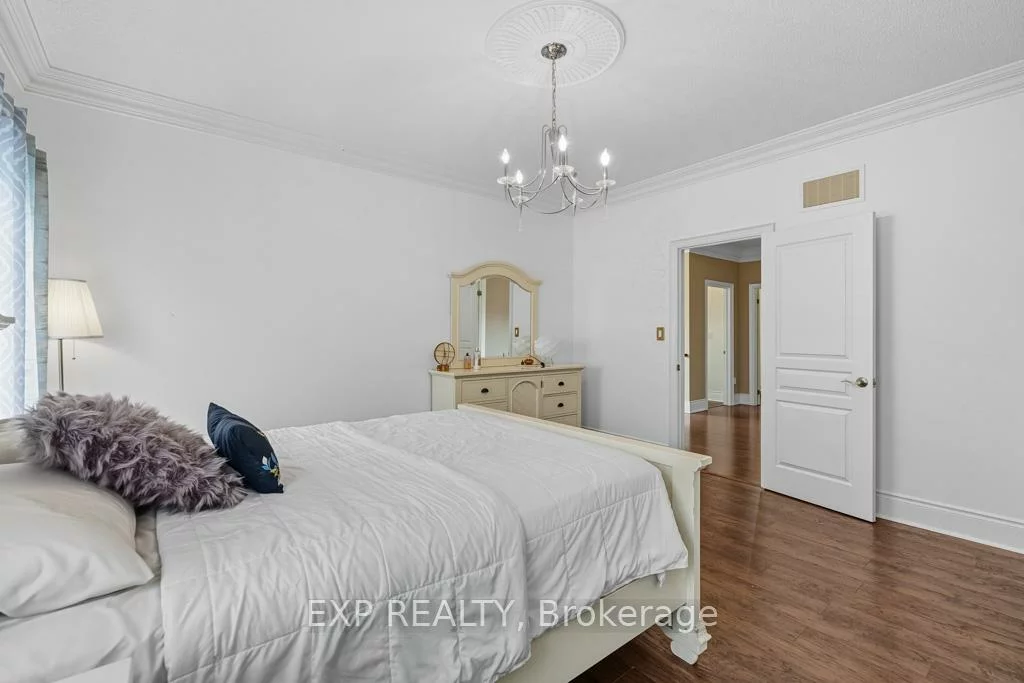 22, Longthorpe, Bayview Southeast, Aurora