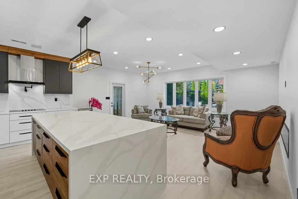 22, Longthorpe, Bayview Southeast, Aurora