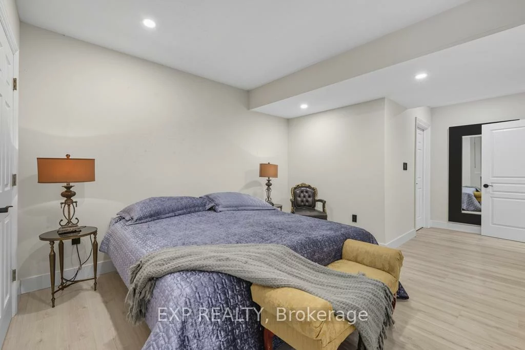 22, Longthorpe, Bayview Southeast, Aurora