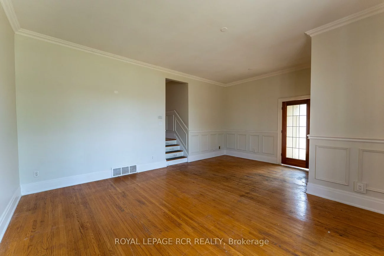9, Dunham, Aurora Heights, Aurora