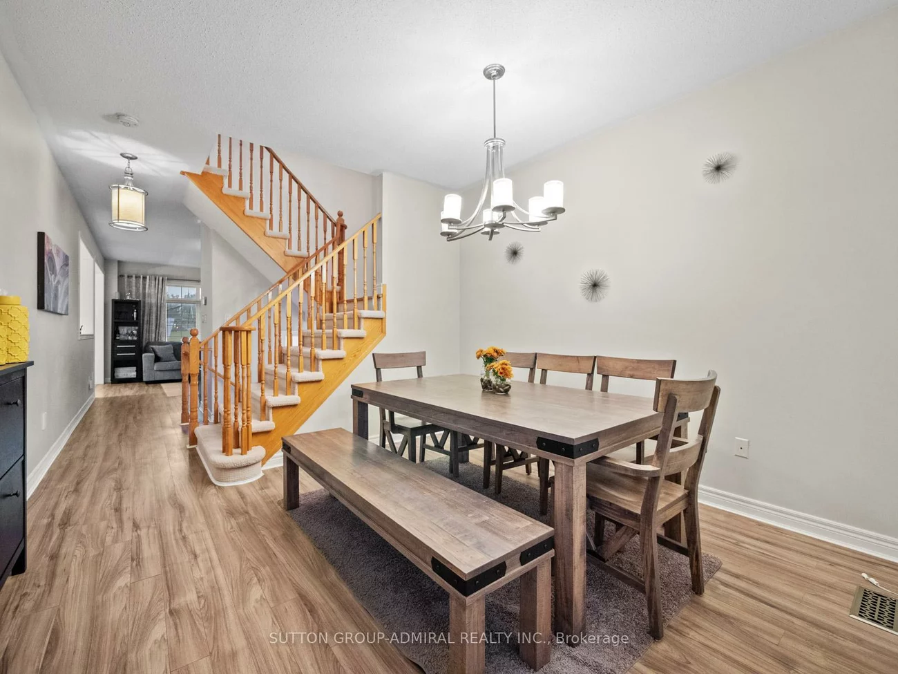 79, Watkins Glen, Bayview Wellington, Aurora