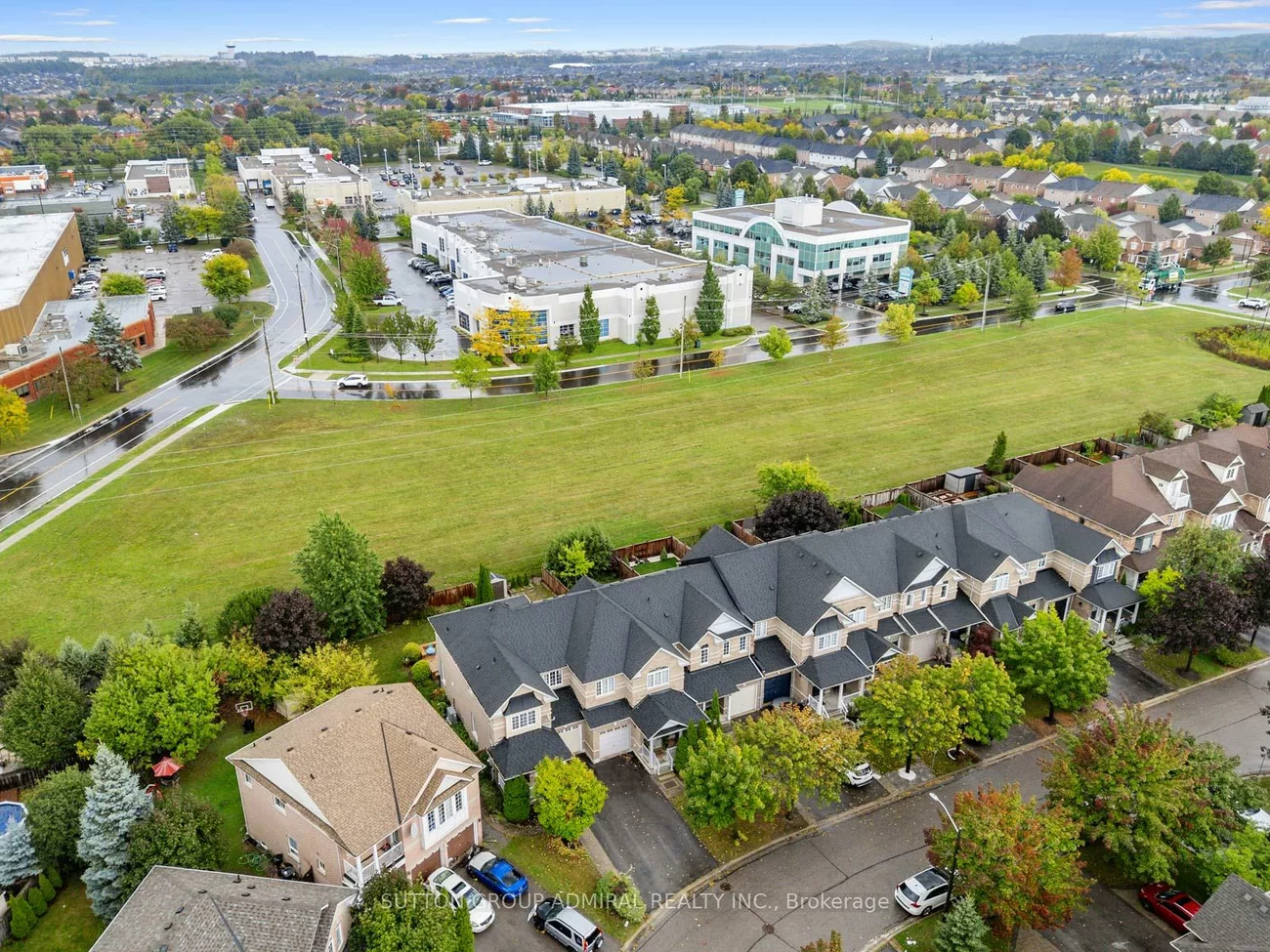 79, Watkins Glen, Bayview Wellington, Aurora