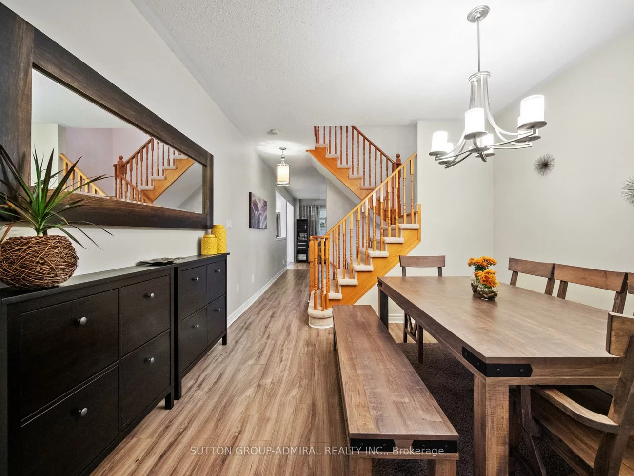 79, Watkins Glen, Bayview Wellington, Aurora