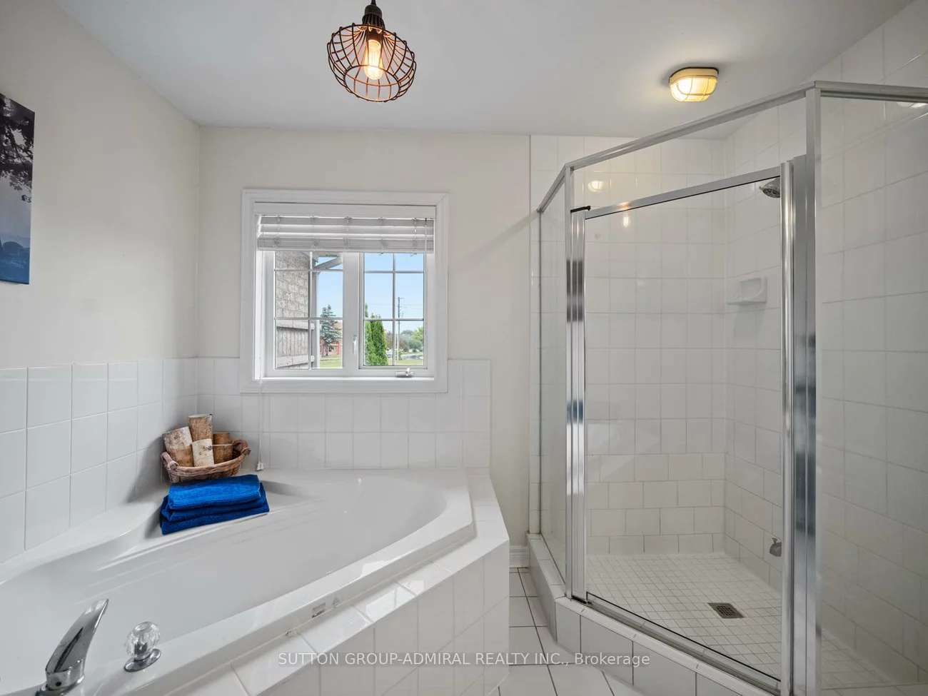 79, Watkins Glen, Bayview Wellington, Aurora