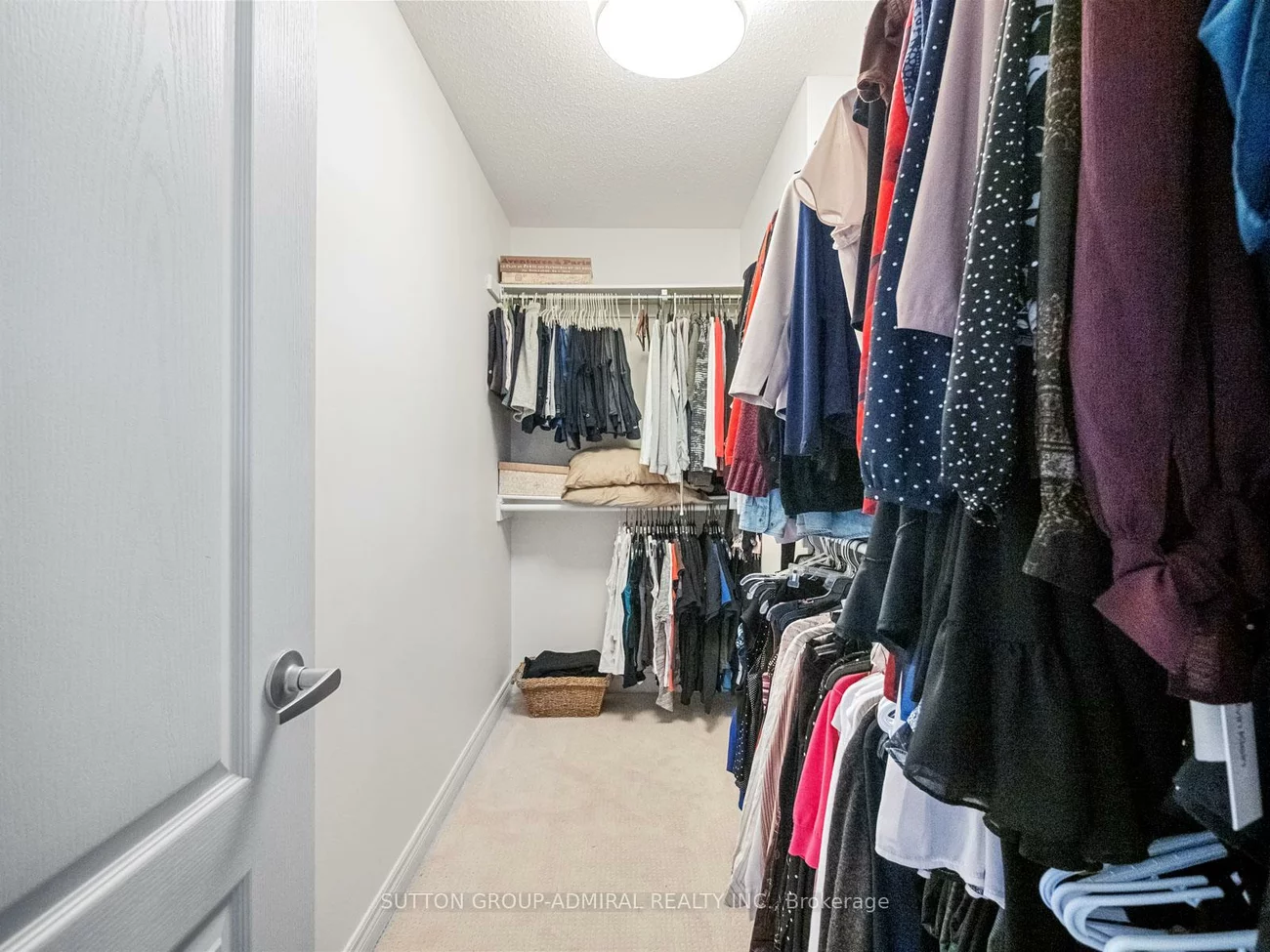 79, Watkins Glen, Bayview Wellington, Aurora