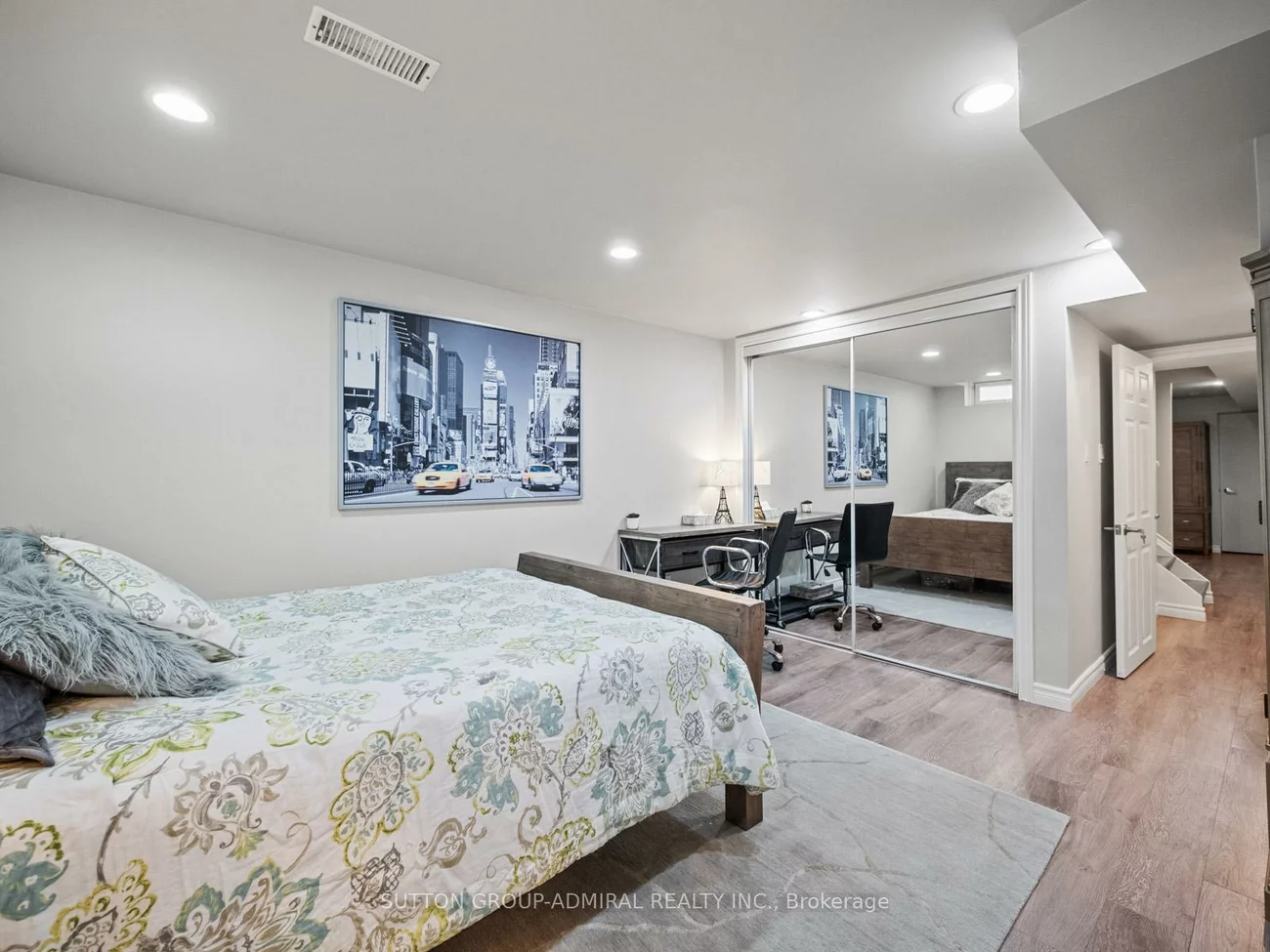 79, Watkins Glen, Bayview Wellington, Aurora