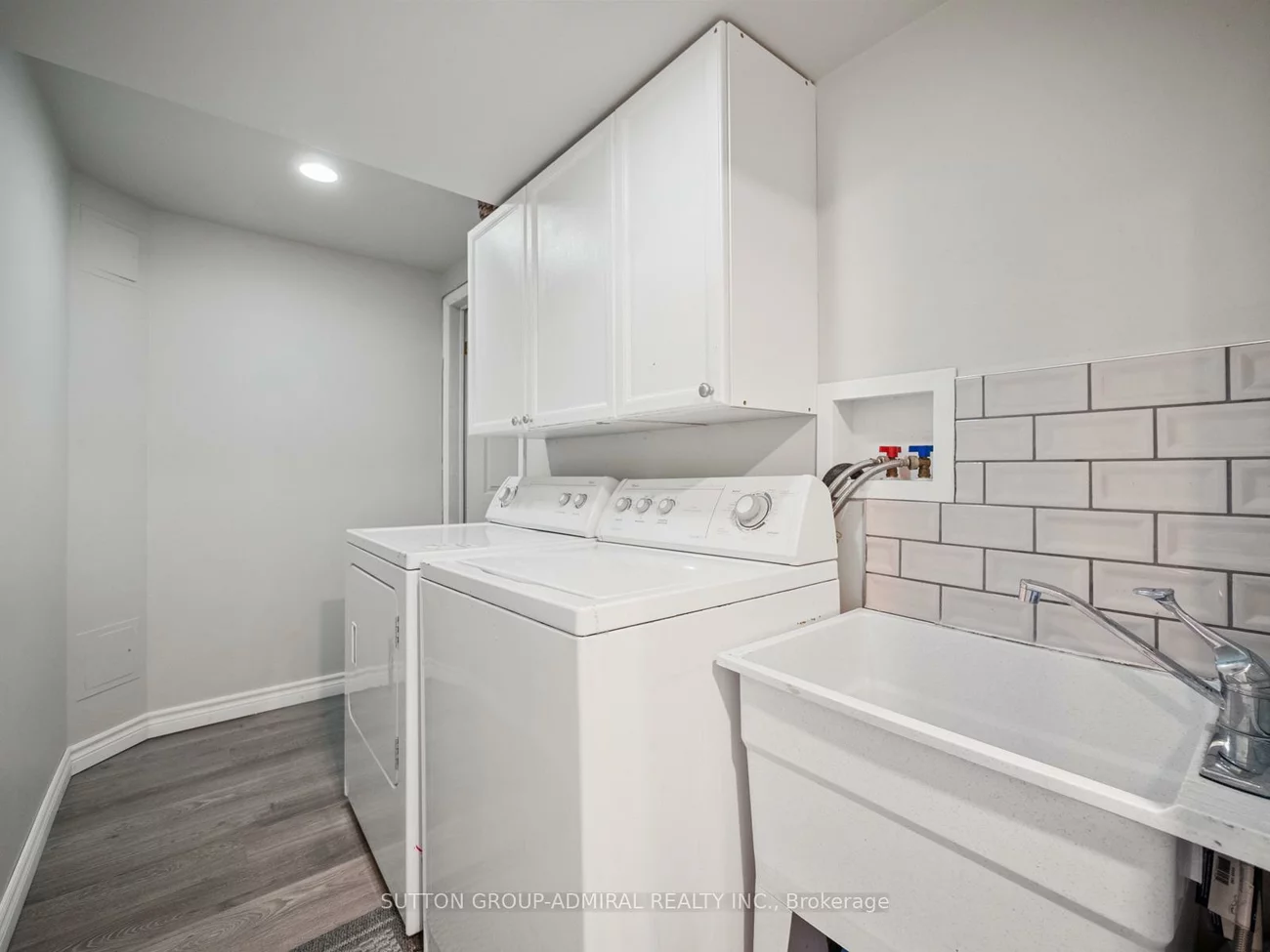 79, Watkins Glen, Bayview Wellington, Aurora