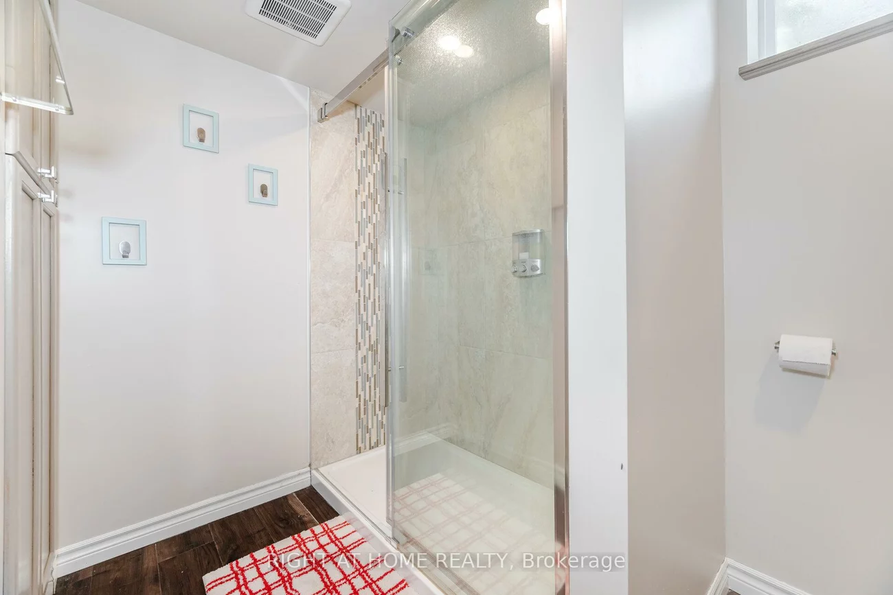 15, Kemano, Aurora Heights, Aurora