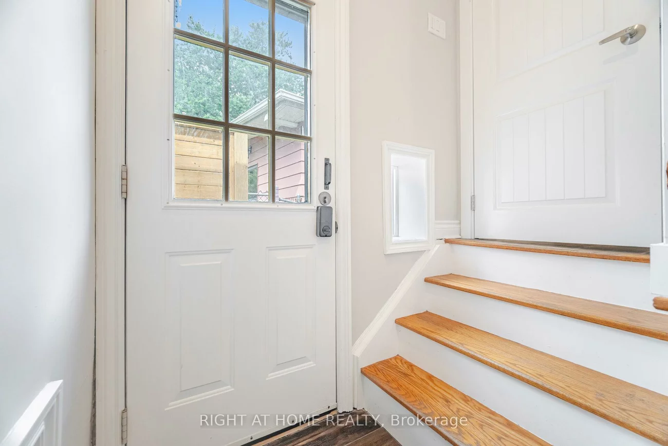 15, Kemano, Aurora Heights, Aurora