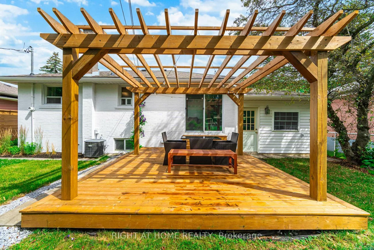 15, Kemano, Aurora Heights, Aurora