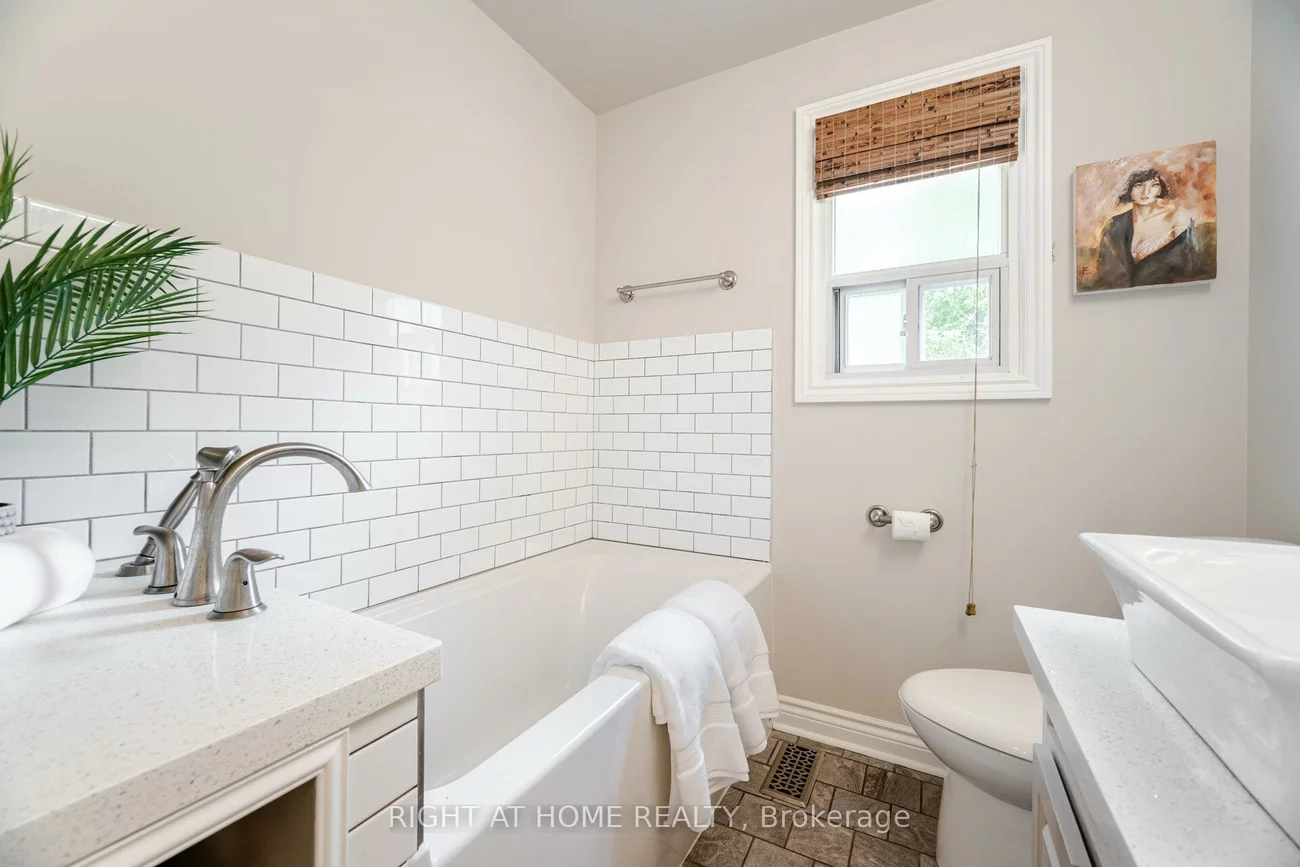 15, Kemano, Aurora Heights, Aurora
