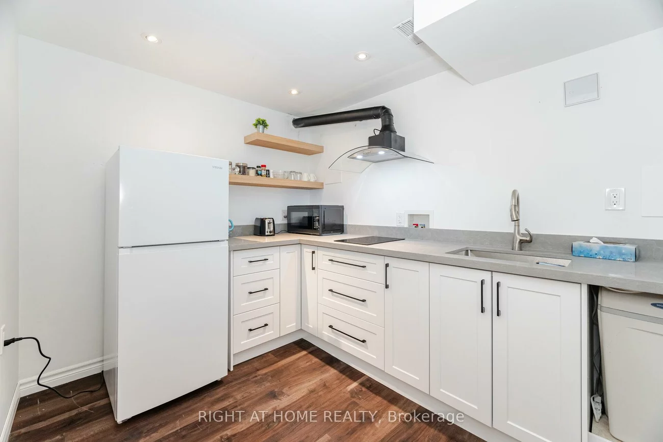 15, Kemano, Aurora Heights, Aurora
