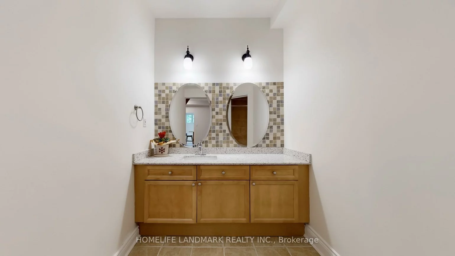 90, Offord, Bayview Southeast, Aurora