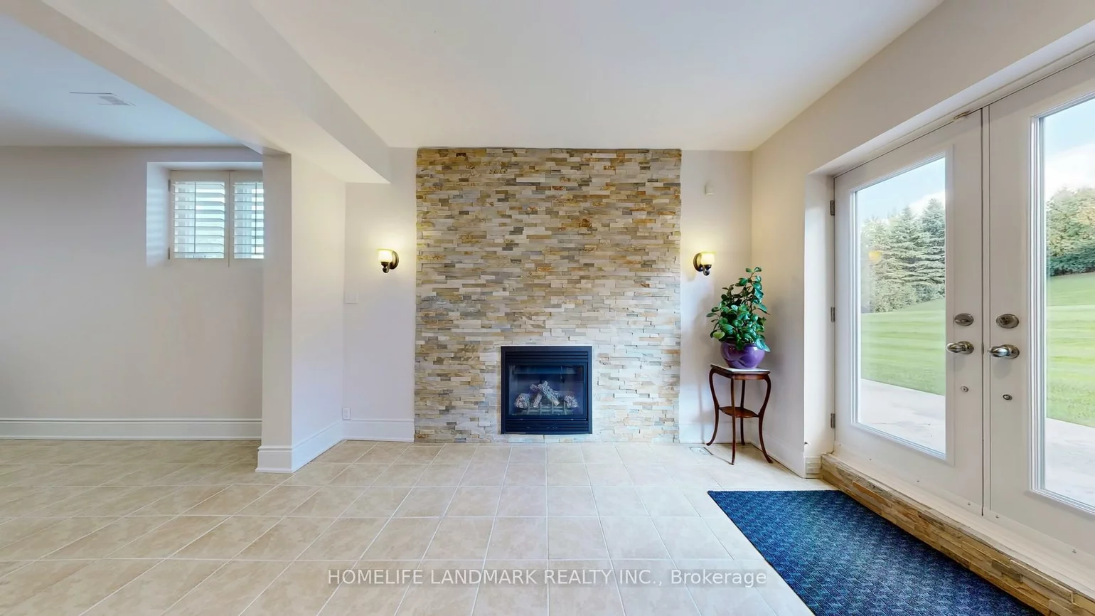 90, Offord, Bayview Southeast, Aurora