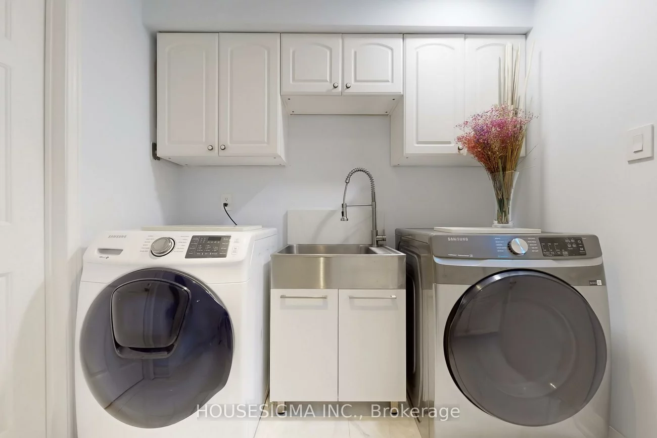 41, Underhill, Aurora Highlands, Aurora
