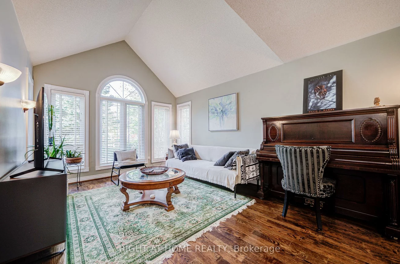 128, Carlyle, Aurora Highlands, Aurora