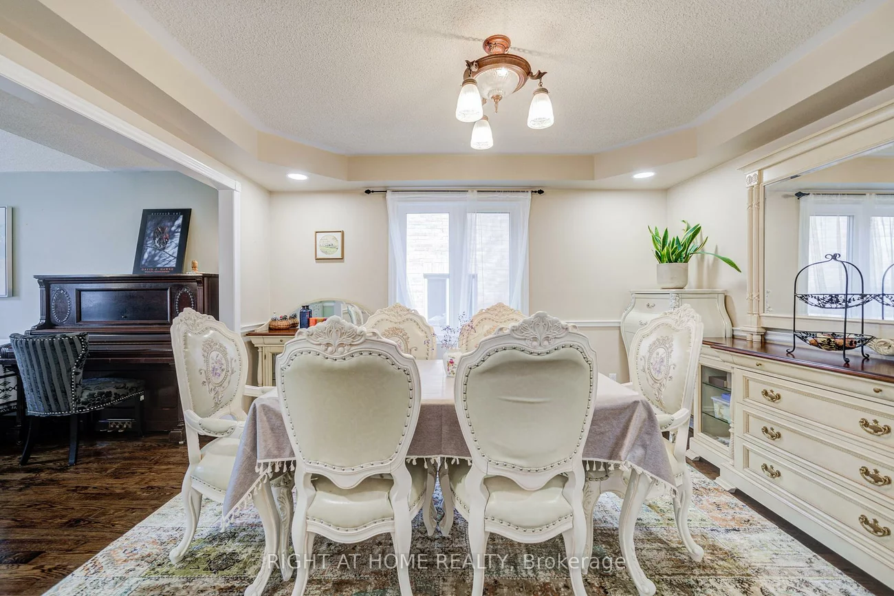 128, Carlyle, Aurora Highlands, Aurora