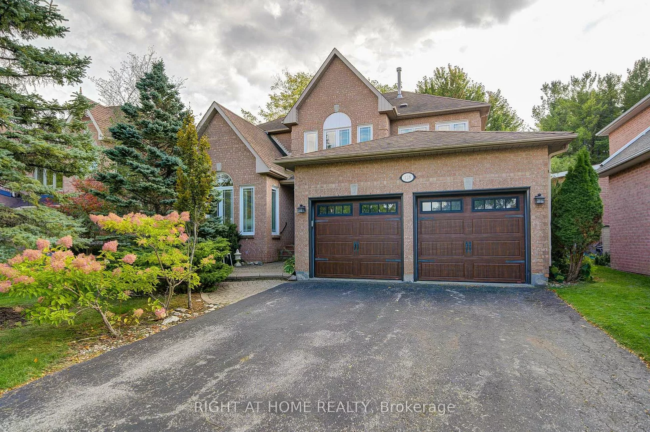 128, Carlyle, Aurora Highlands, Aurora