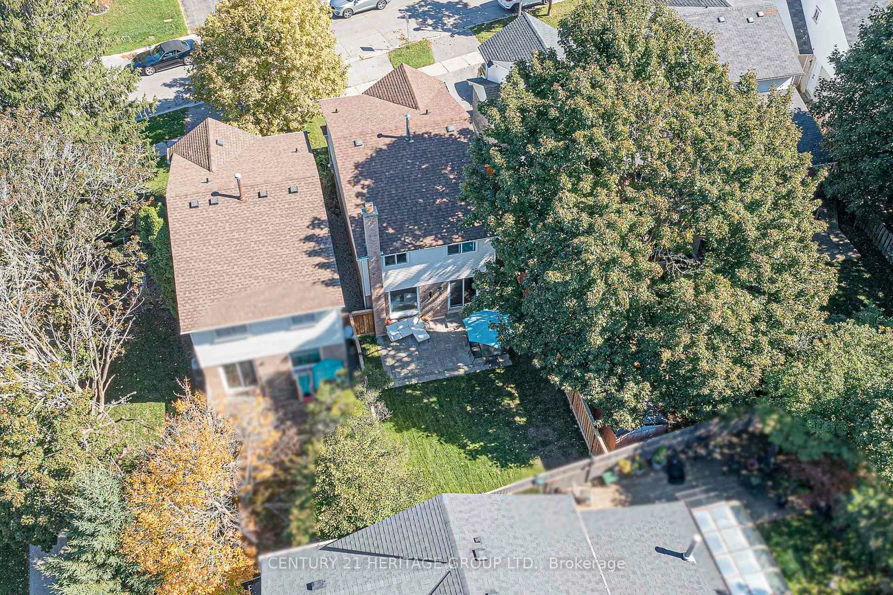 134, Walton, Aurora Village, Aurora