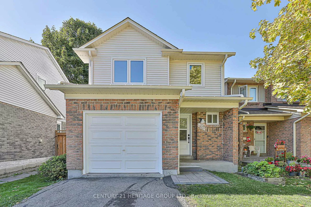 134, Walton, Aurora Village, Aurora
