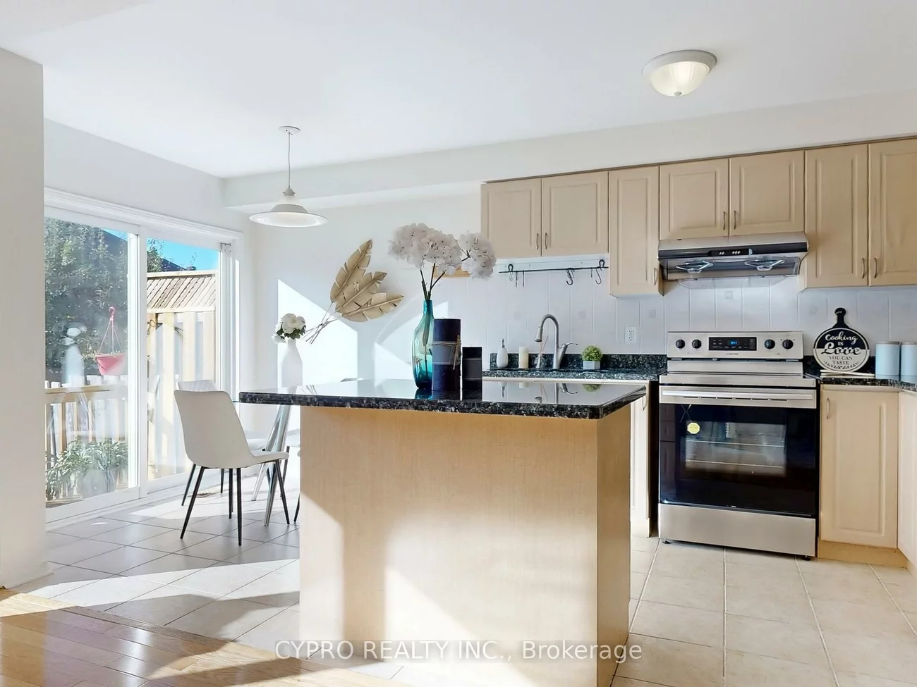 33, Bilbrough, Bayview Northeast, Aurora