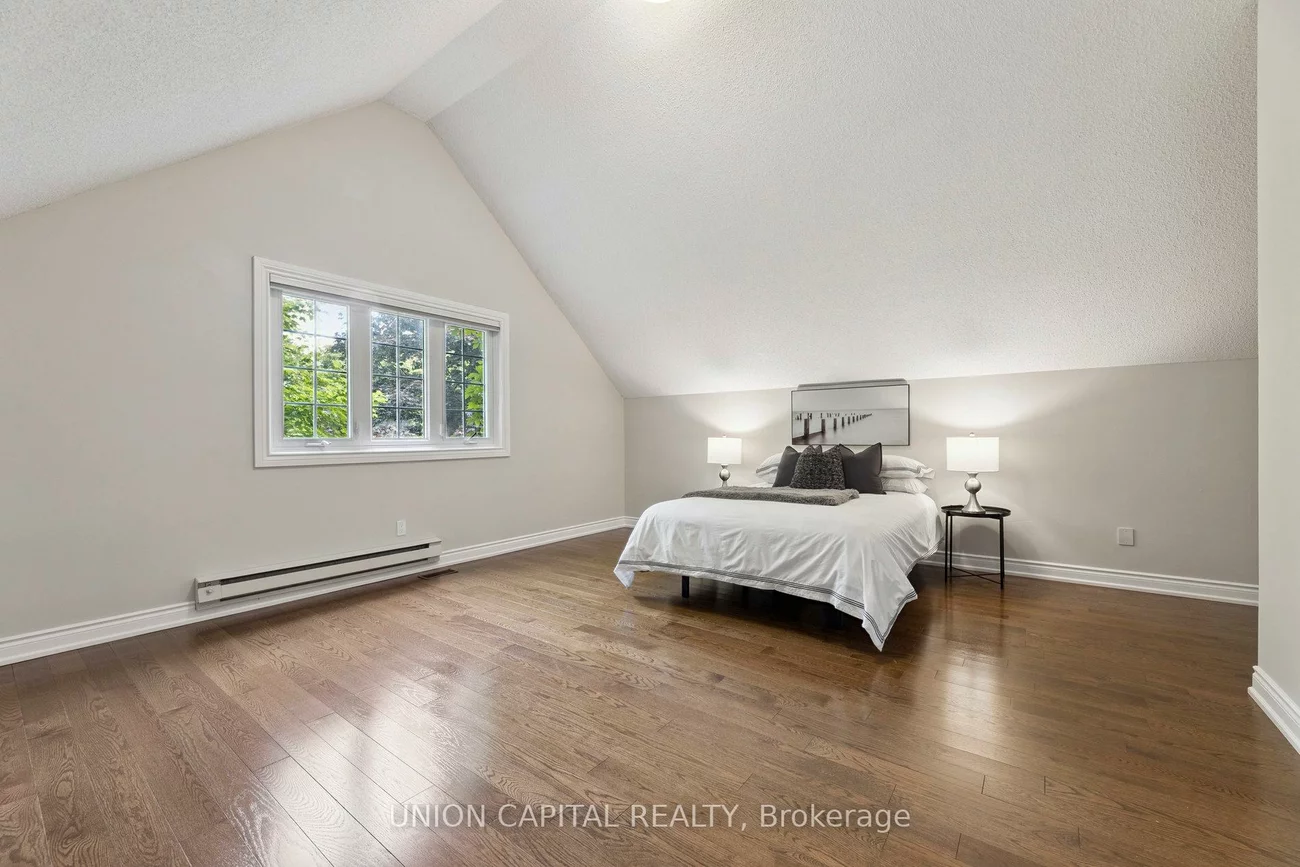 86, Charing, Aurora Highlands, Aurora