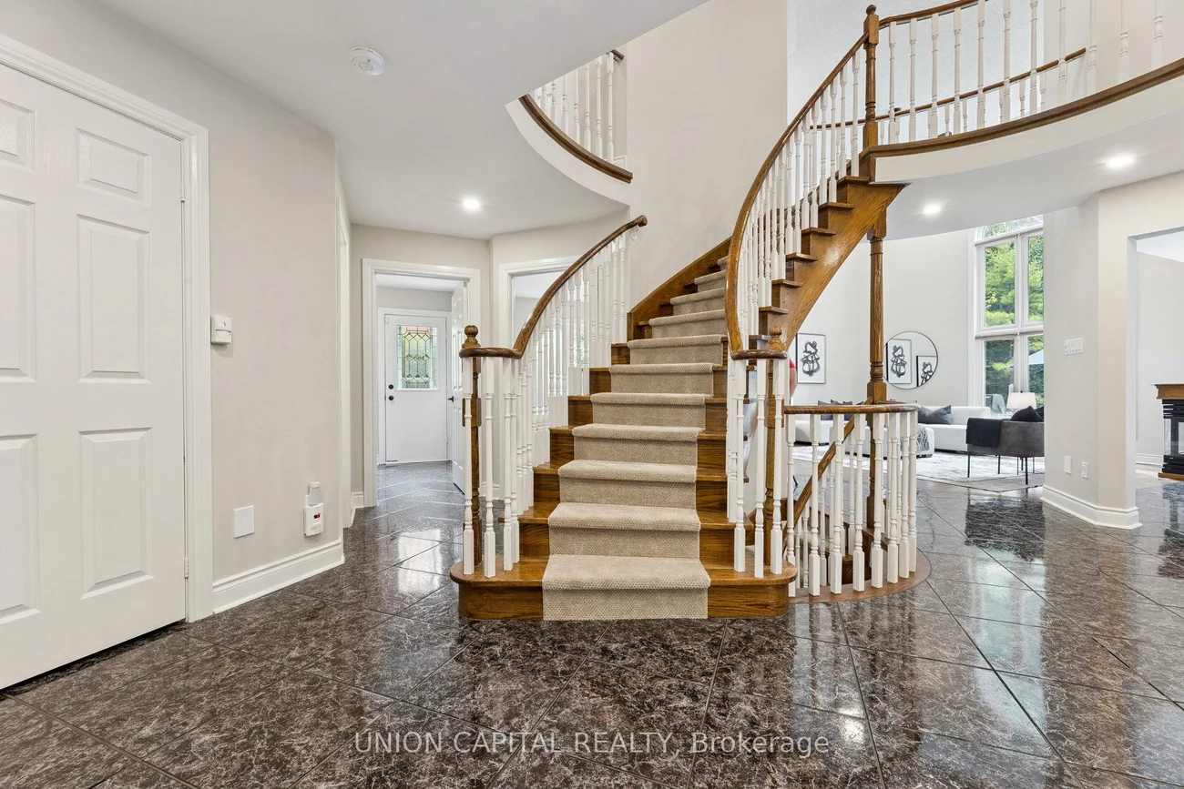 86, Charing, Aurora Highlands, Aurora