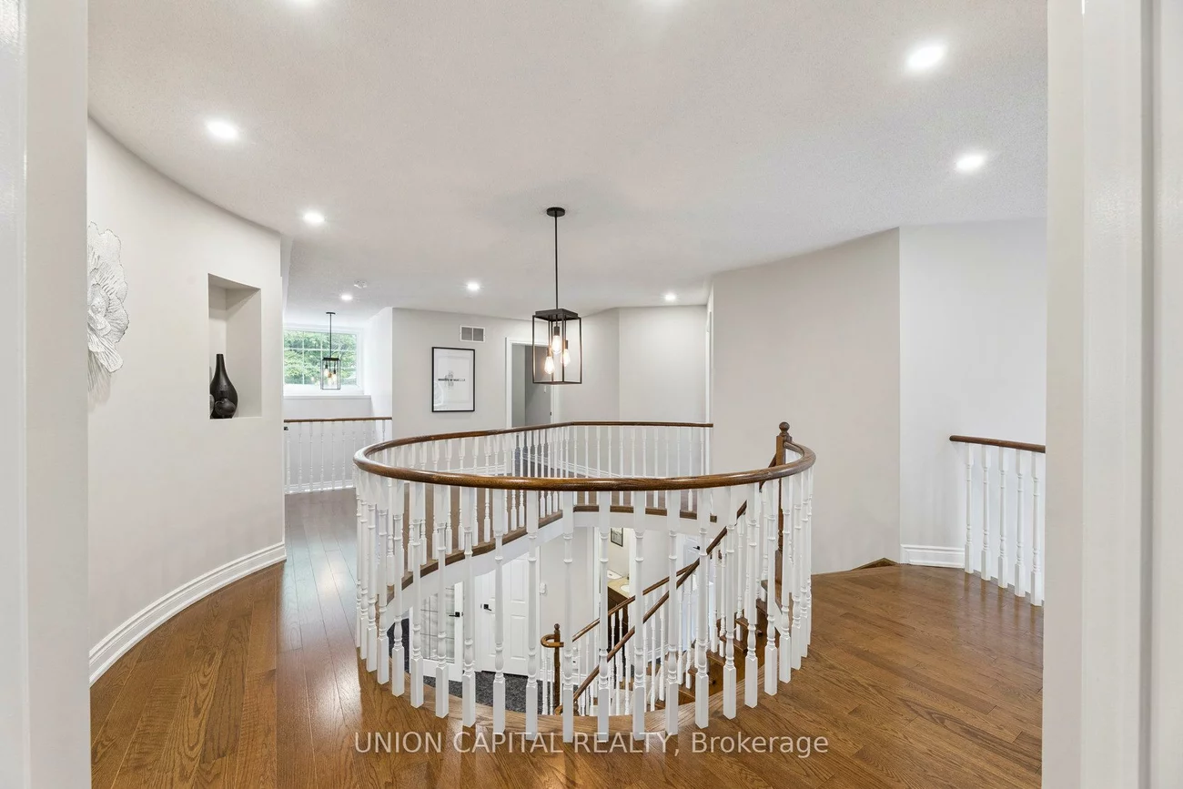 86, Charing, Aurora Highlands, Aurora