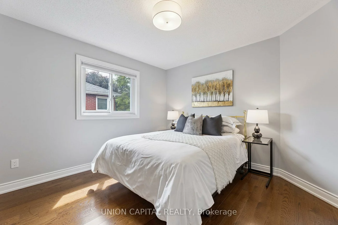 86, Charing, Aurora Highlands, Aurora