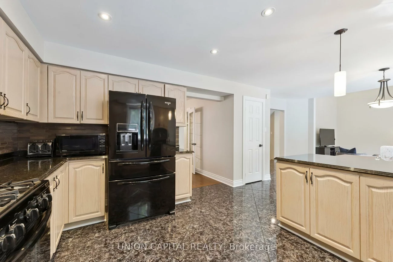 86, Charing, Aurora Highlands, Aurora