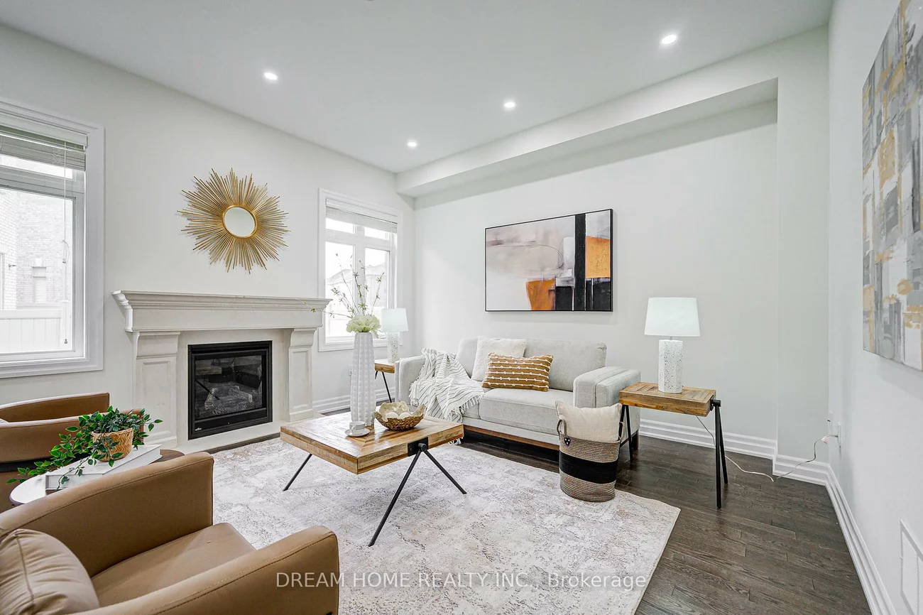 113, Botelho, Bayview Southeast, Aurora