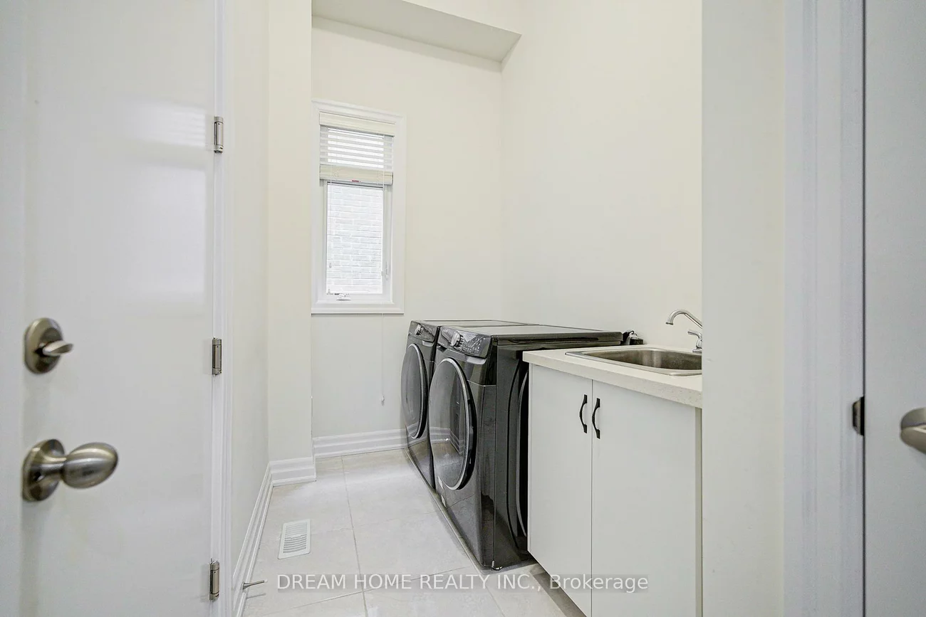 113, Botelho, Bayview Southeast, Aurora