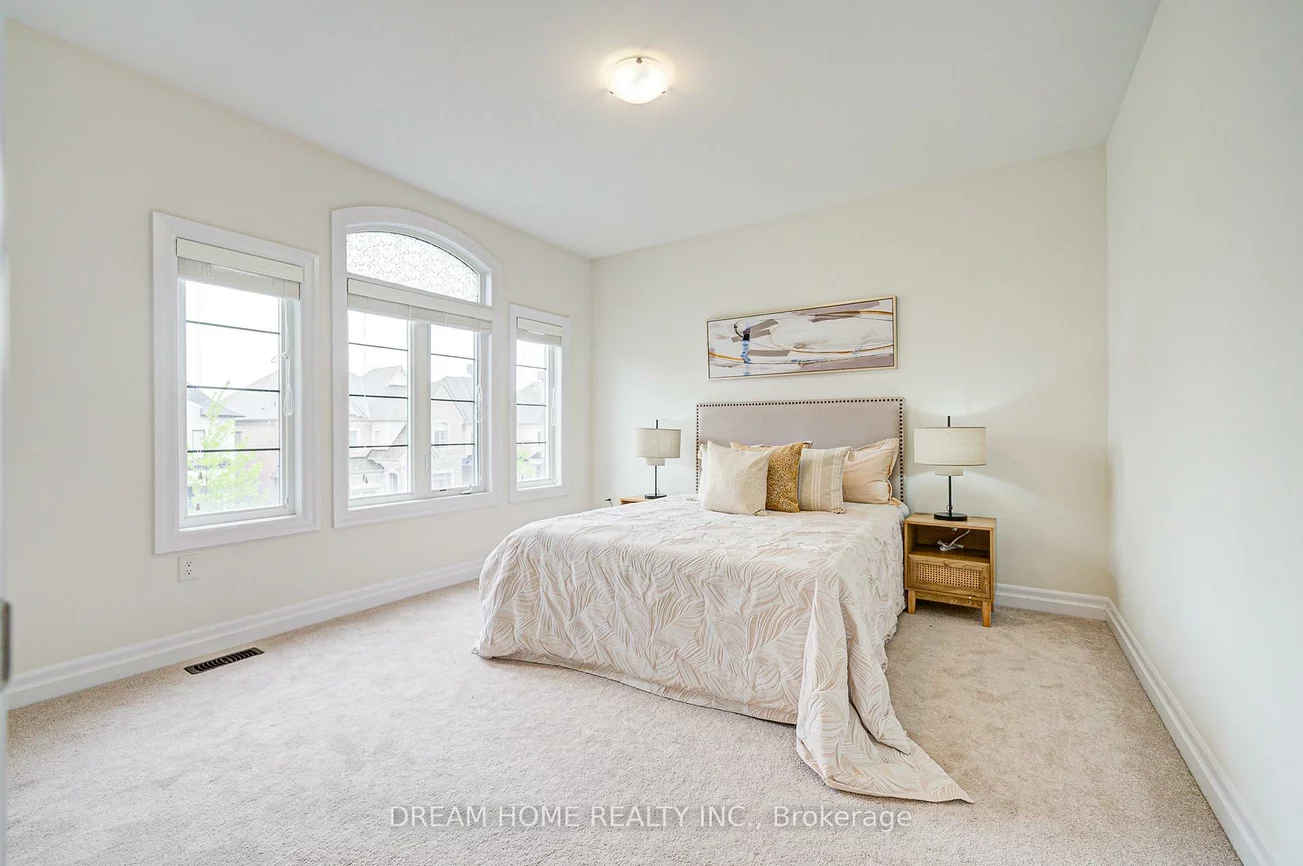 113, Botelho, Bayview Southeast, Aurora