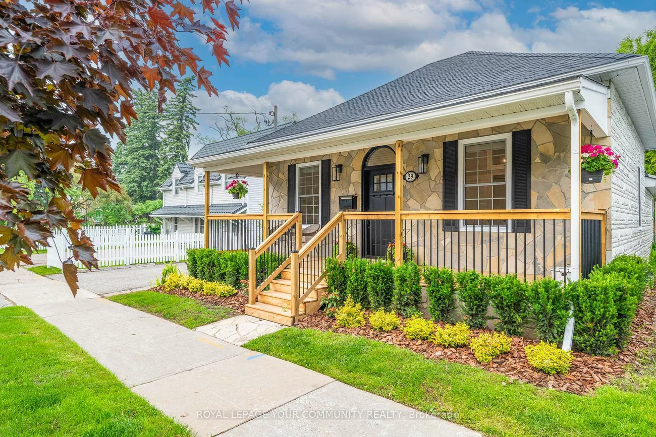 29, Wells, Aurora Village, Aurora