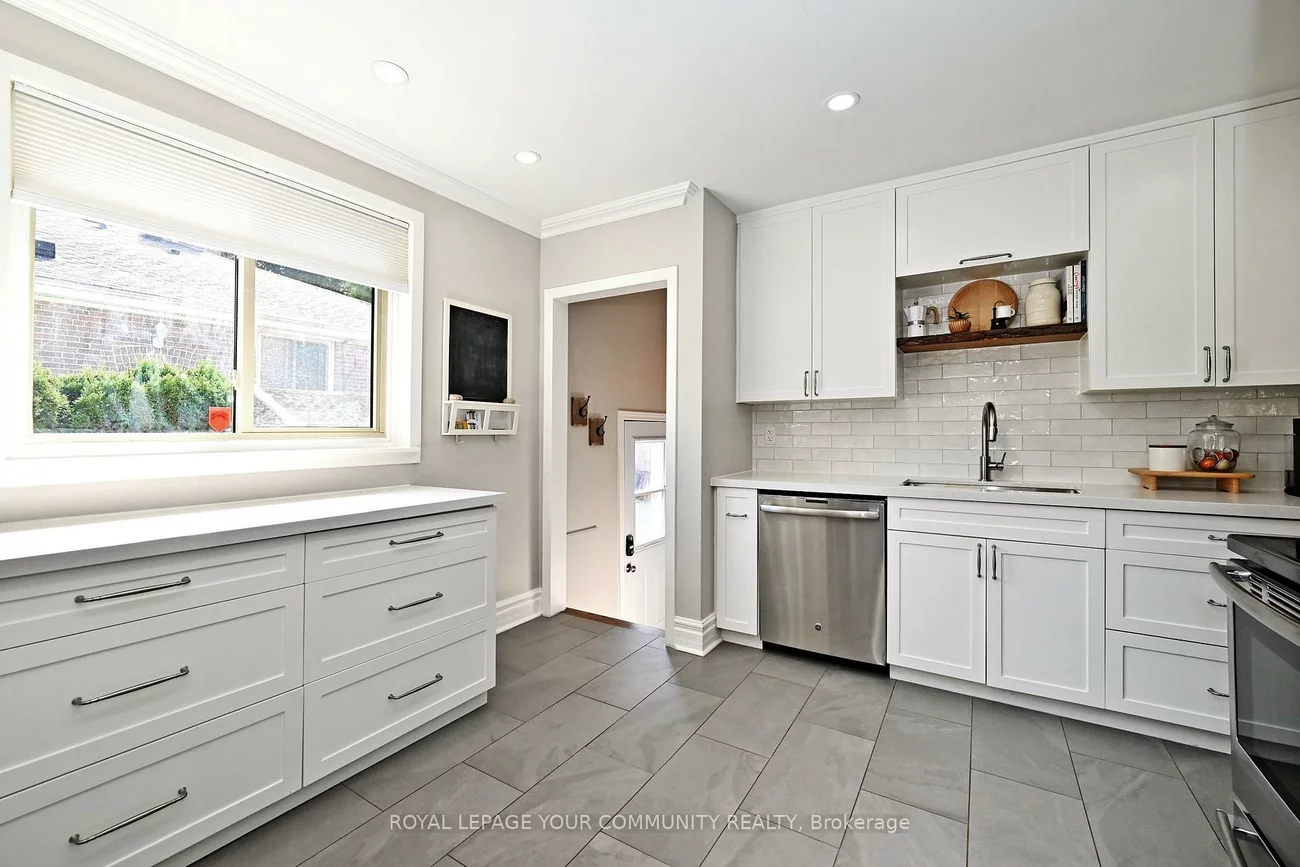 62, Haida, Aurora Heights, Aurora