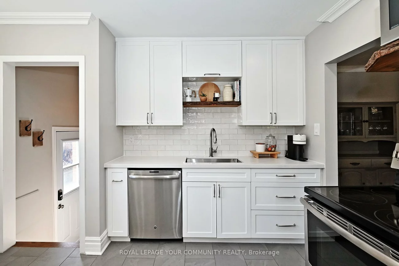 62, Haida, Aurora Heights, Aurora