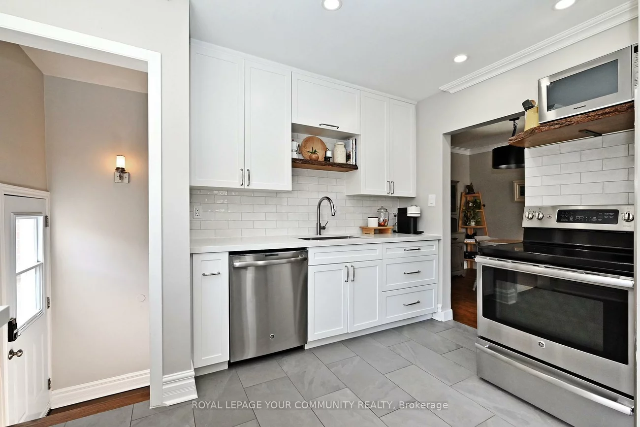 62, Haida, Aurora Heights, Aurora